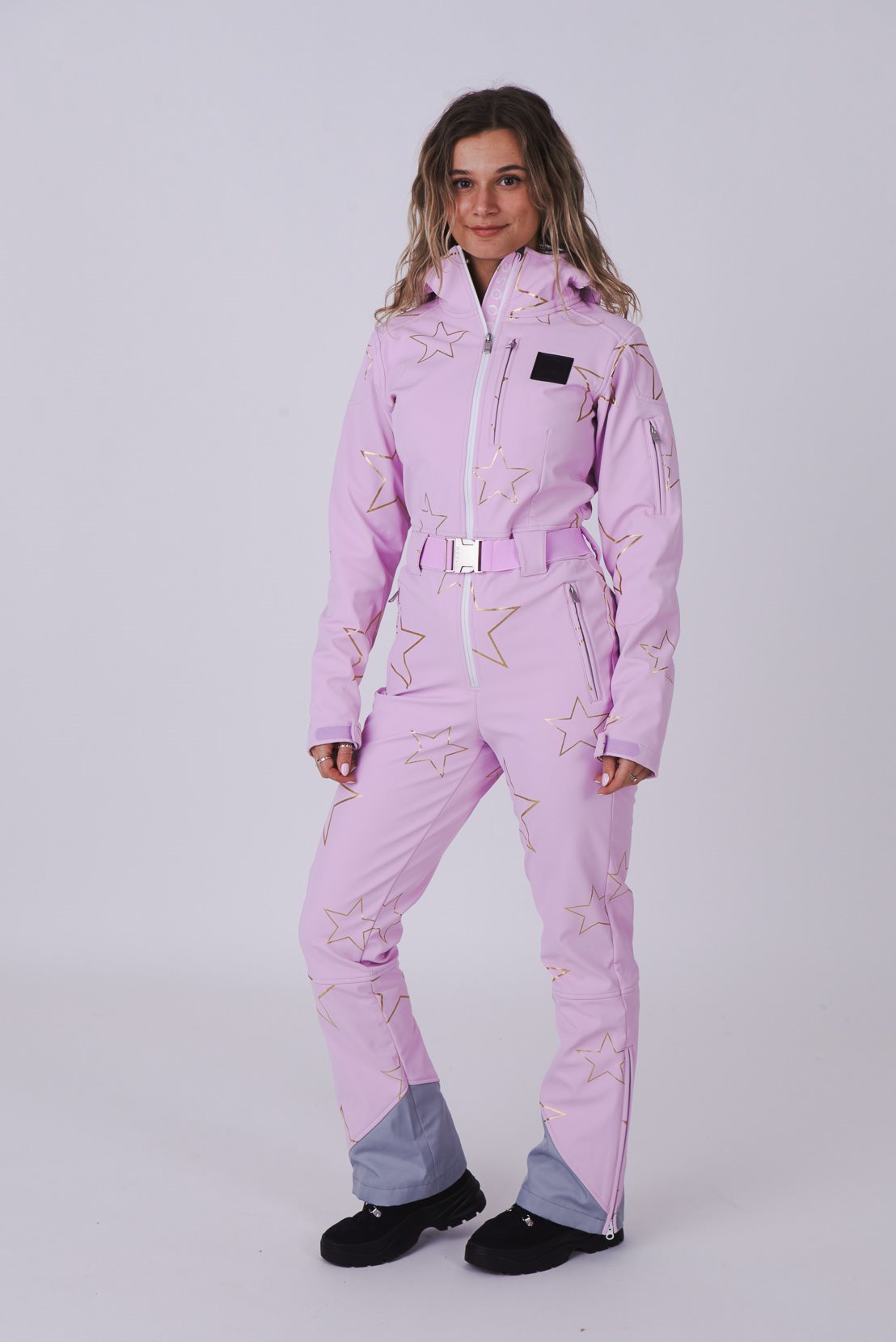https://oosc-clothing.com/cdn/shop/files/0002659_pink-with-stars-chic-ski-suit_1400x.jpg?v=1702639854