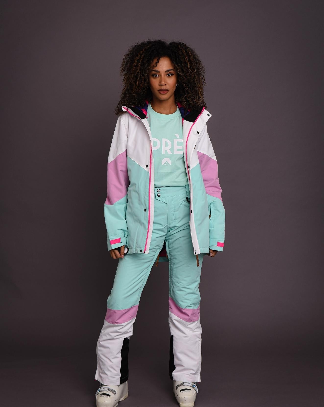 https://oosc-clothing.com/cdn/shop/products/Mint-pink-white-womens-snowboard-jacket_1400x.jpg?v=1705329746